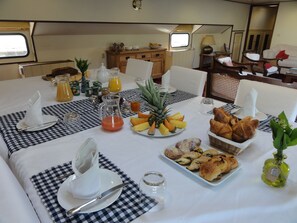 Free continental breakfast