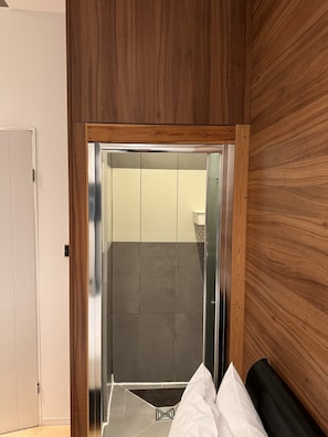 Economy Suite, Private Bathroom (Jacobson Suite) | Bathroom | Bathrobes, towels - Room Home Stay (London)