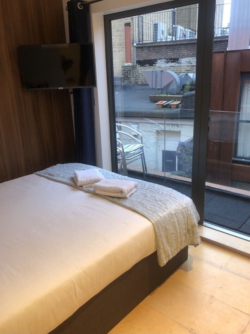 Economy-Suite, eigenes Bad