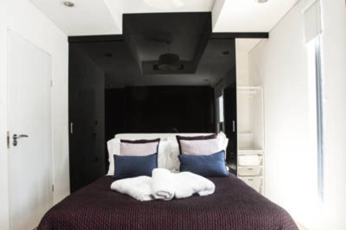 Luxury Penthouse, Private Bathroom (Heather Terrace)