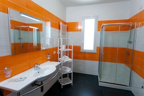 Shower, hair dryer, bathrobes, bidet - Le Murge del salento (Uggiano la Chiesa)
