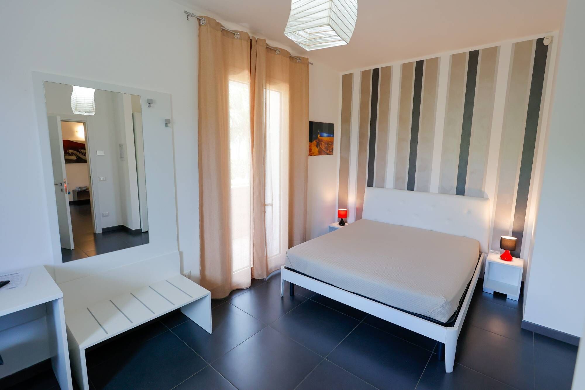 Chambre Double, vue piscine | Coffres-forts dans les chambres, chambres insonorisées