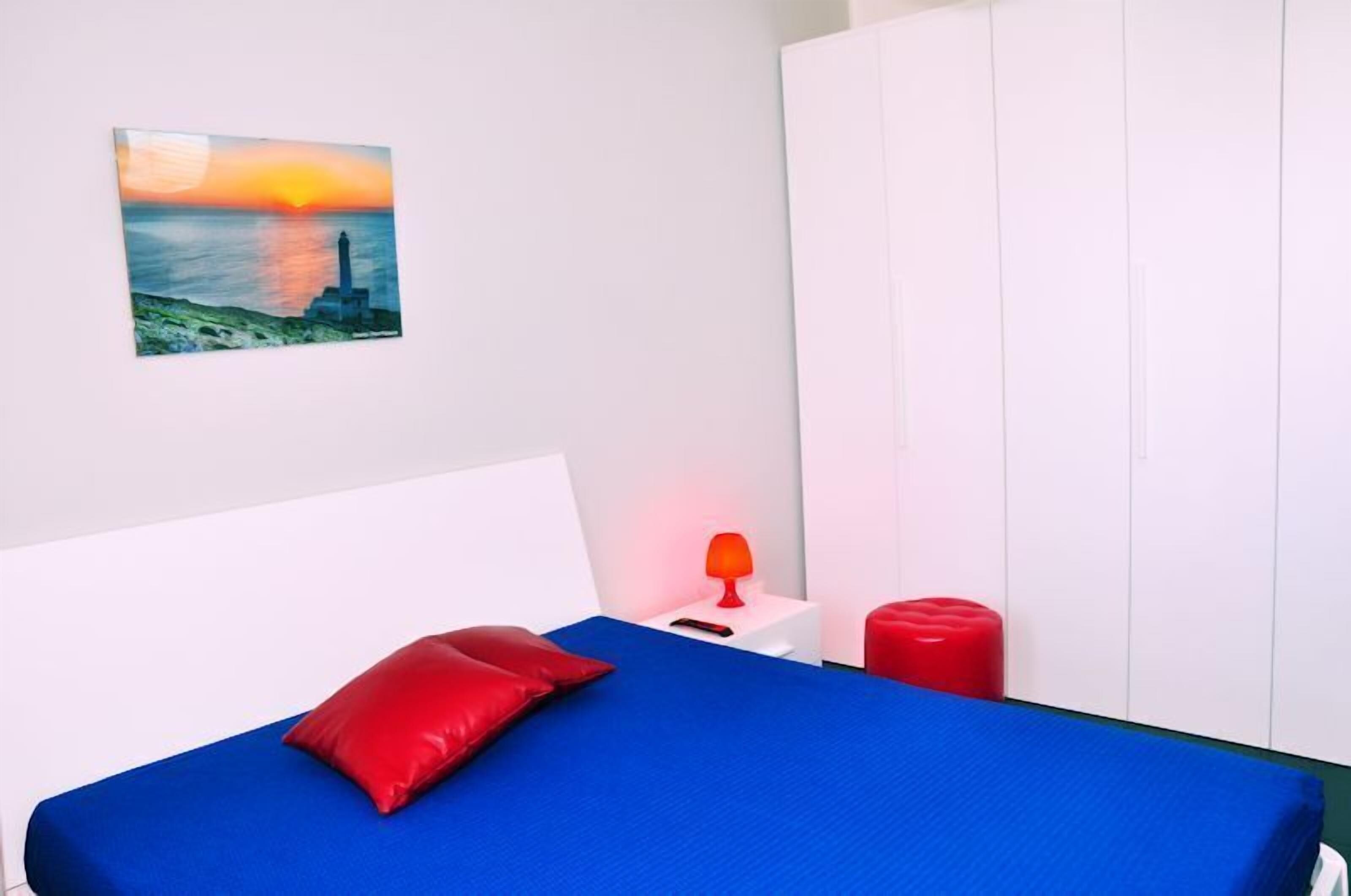 In-room safe, soundproofing, cribs/infant beds, free WiFi