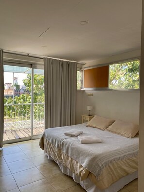 Standard Studio, Kitchenette (Balcony) | Iron/ironing board, free cribs/infant beds, rollaway beds, free WiFi