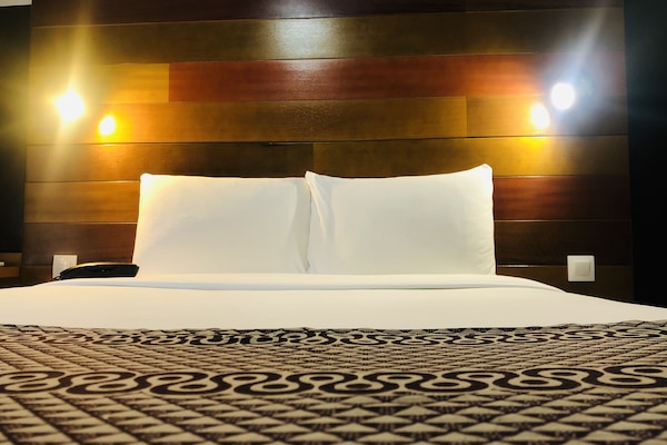 Double Room | Desk, laptop workspace, blackout drapes, soundproofing