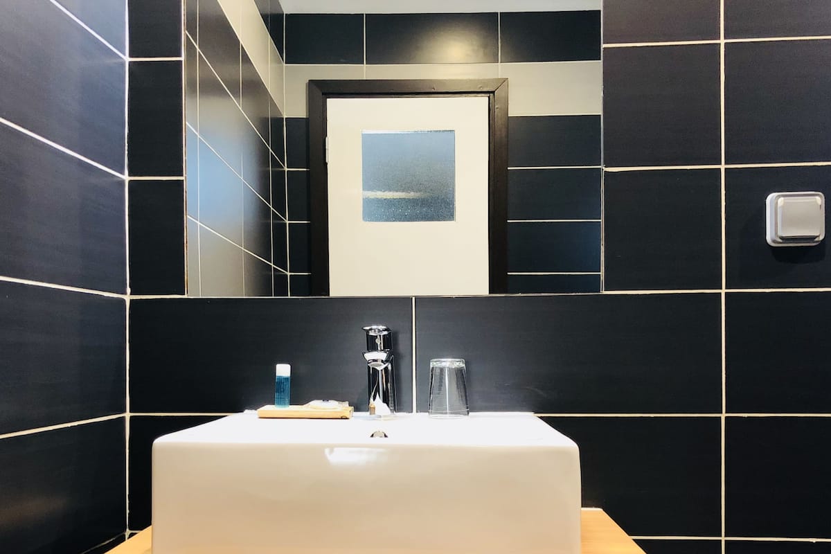 double room | bathroom sink