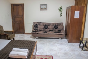 Executive Double Room | Desk, laptop workspace, blackout curtains, free WiFi - Sheridan Hotel (Accra)
