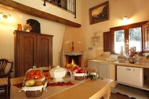 Appartement Supérieur, 2 chambres | Restauration dans la chambre