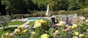 Seasonal outdoor pool, pool umbrellas, sun loungers - Pian delle More (Sassetta)
