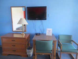 Flat-screen TV - Adair Budget Inn (Adair)