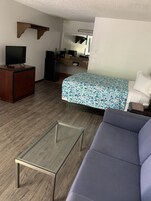 Standard Room, 1 Queen Bed | Desk, laptop workspace, iron/ironing board, free WiFi