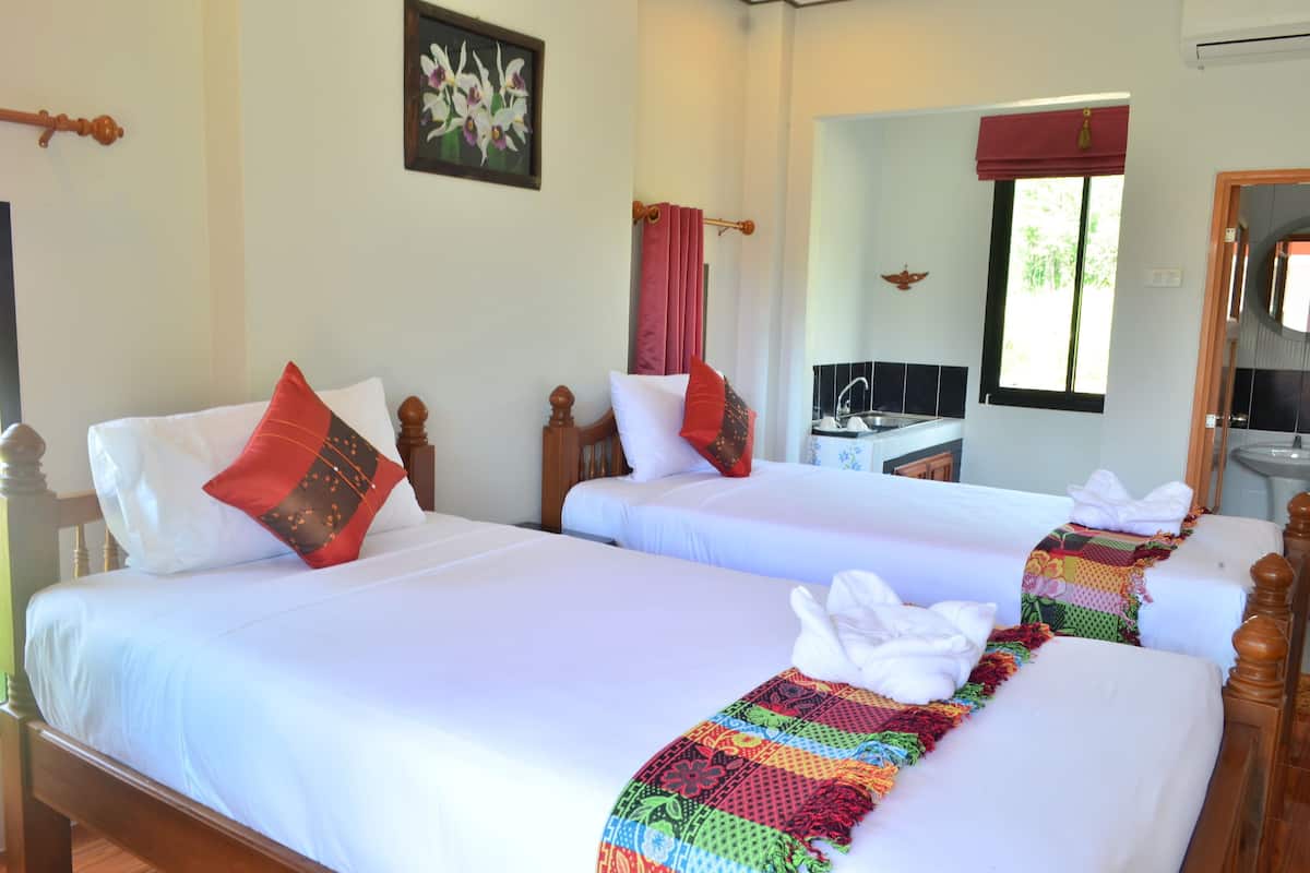 Superior Twin Room | Desk, free WiFi