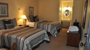 Standard Room, Non Smoking (Room 101) | Free WiFi, bed sheets - M-22 Inn Glen Arbor (Glen Arbor)
