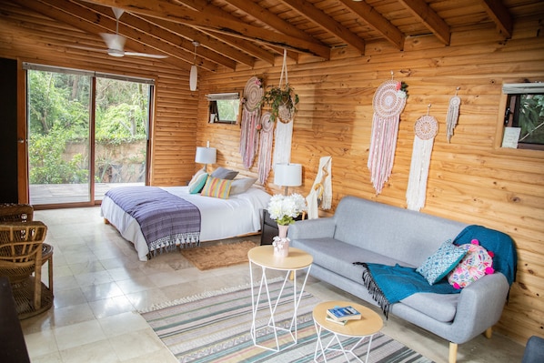 Basic Suite, 1 King Bed