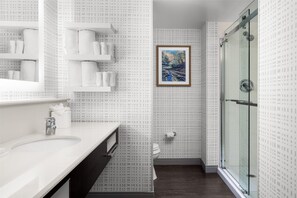Bathroom shower - Hampton Inn Lexington Medical Center (Lexington)