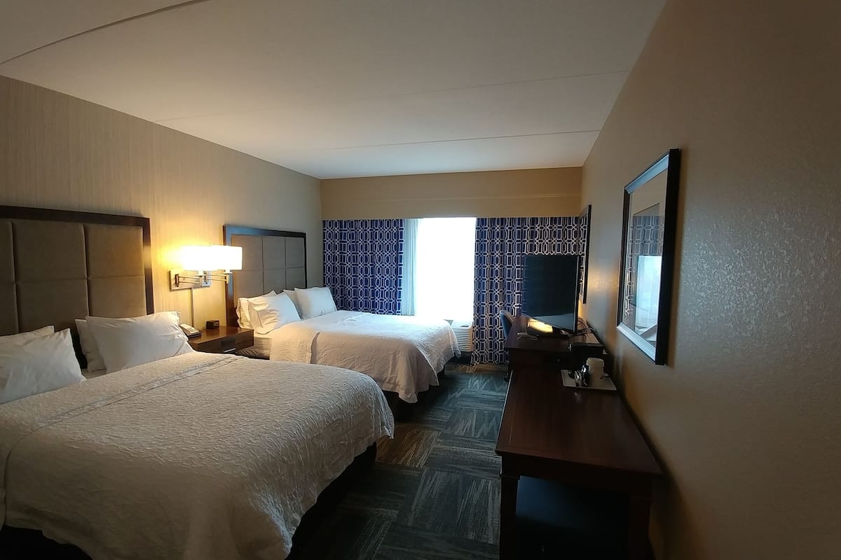 egyptian cotton sheets, premium bedding, pillow-top beds, in-room safe