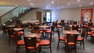 Buffet breakfast on weekends (CAD 20 per person)