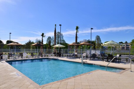 Hampton Inn Suites Orlando Downtown South Medical Center - Image 2