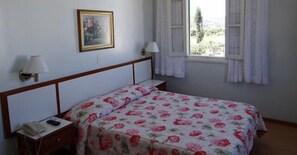 Minibar, in-room safe, desk, blackout curtains - Hotel Brasil (Sao Lourenco)