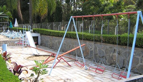 Children's play area - outdoor - Hotel Brasil (Sao Lourenco)