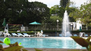 2 indoor pools, 3 outdoor pools, pool umbrellas, sun loungers - Hotel Brasil (Sao Lourenco)