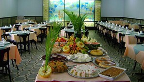 Breakfast, lunch and dinner served  - Hotel Brasil (Sao Lourenco)