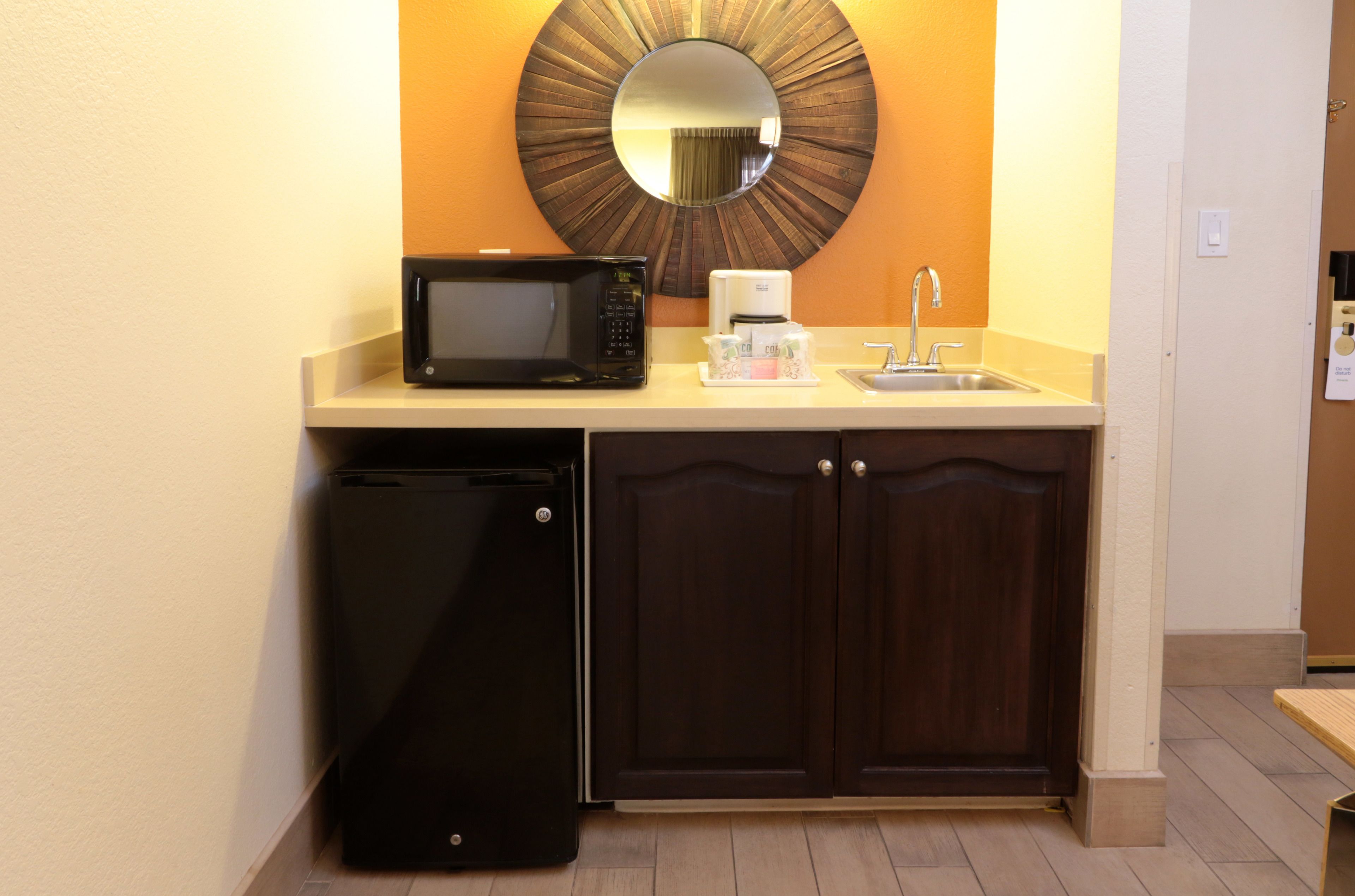 suite, multiple beds, non smoking | private kitchenette | fridge, microwave, coffee/tea maker