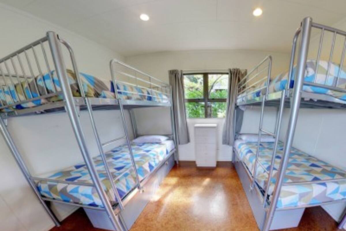 Standard Cabin (4 Berth) | WiFi (free), individually decorated, individually furnished, bed sheets