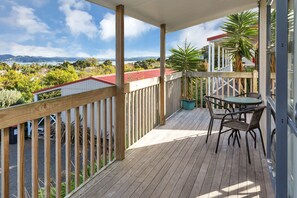 Studio Standard, accessible aux personnes à mobilité réduite, vue jardin | Vue depuis le balcon