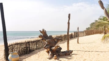 Am Strand, weißer Sandstrand