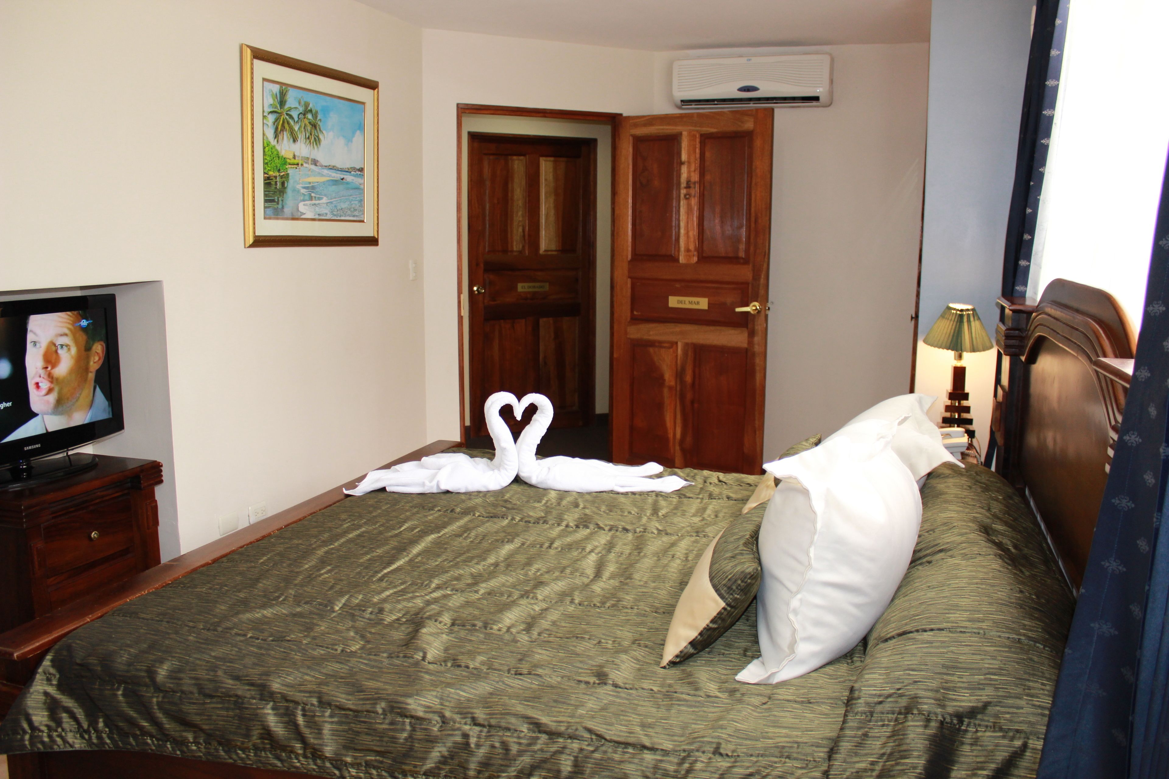 Photo - Sportsmens Lodge - Gentlemen's Club