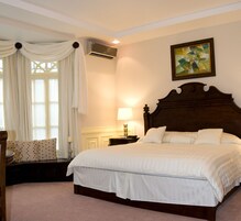 Ropa de cama de alta calidad y minibar 