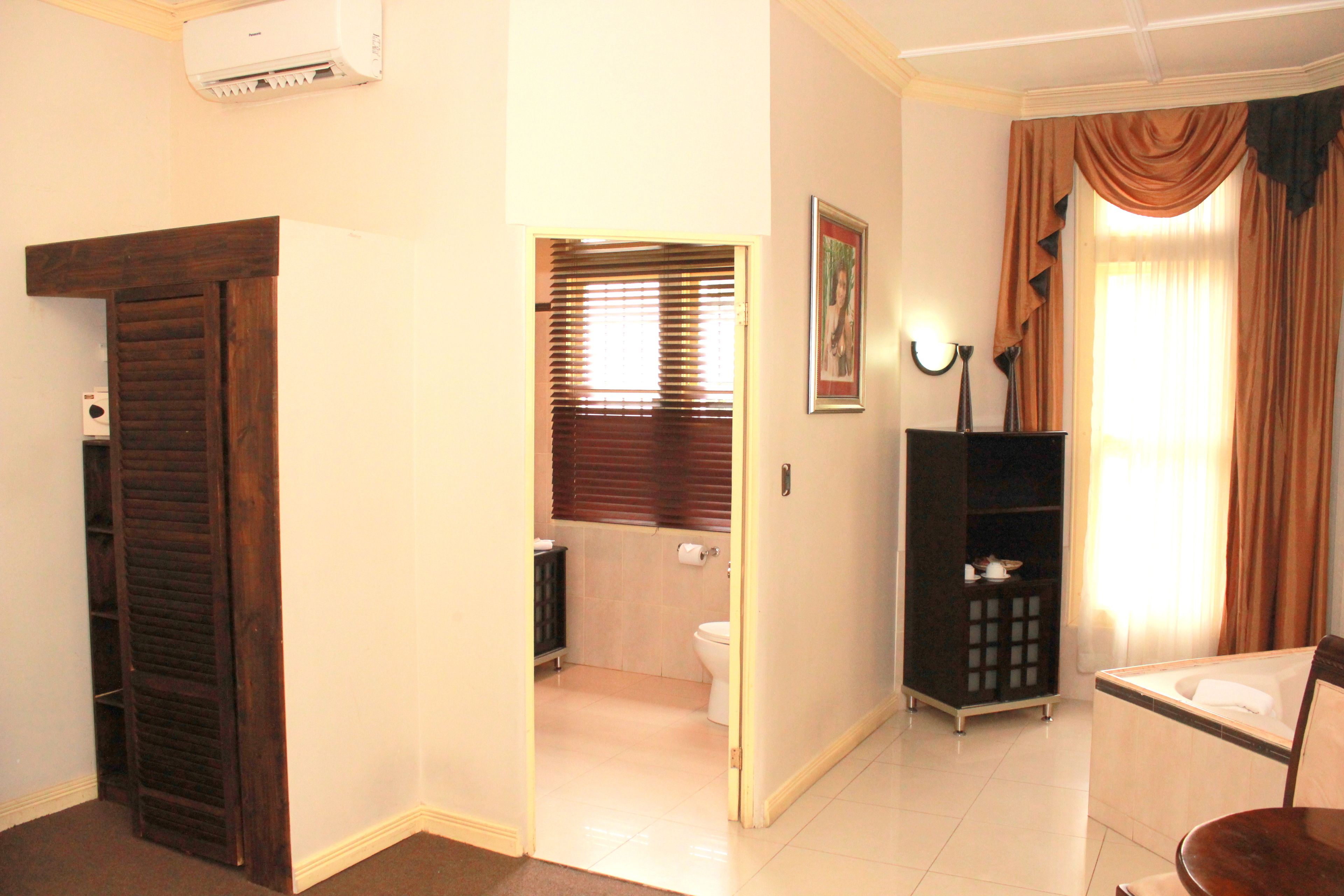 Photo - Sportsmens Lodge - Adults Only