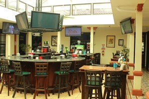Bar (on property) - Sportsmens Lodge - Adults Only (San José)