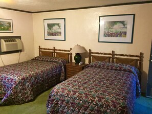 Room - Cadillac Motel Fanning Springs (Trenton)