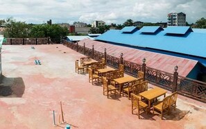 朝食 (テイクアウト)、毎日提供 (無料)