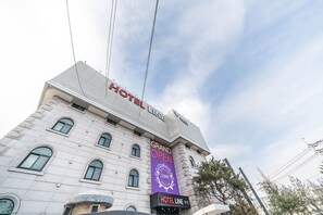 Exterior detail - Line Hotel (Gimpo)