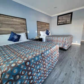 标准房 | 办公桌、遮光窗帘、免费 WiFi、床单