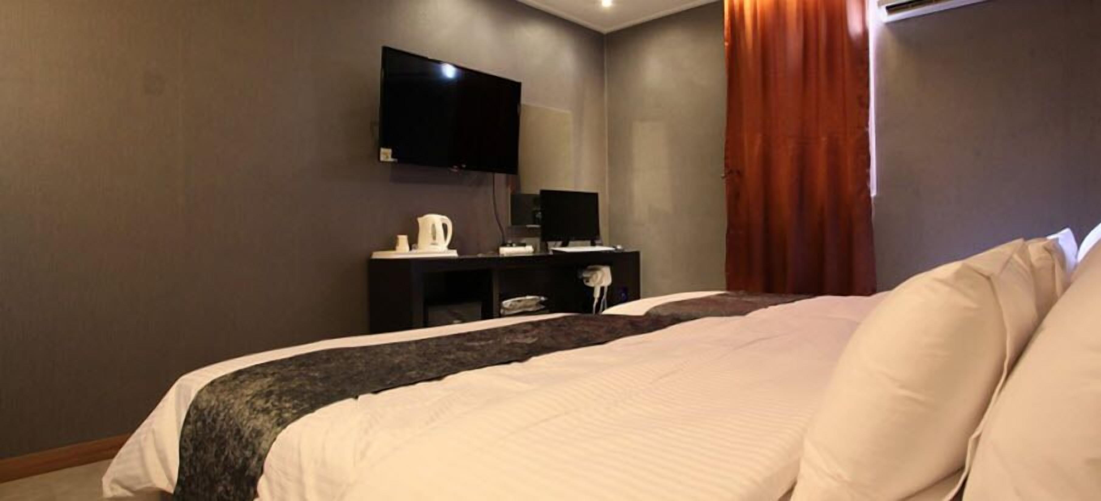 deluxe double room | free cots/infant beds