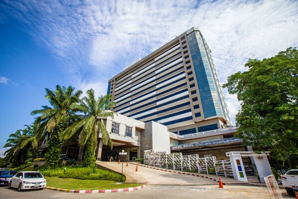 Pintu masuk properti