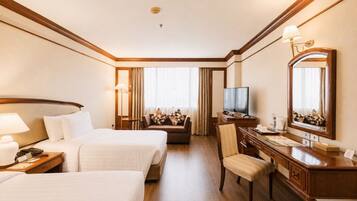 Deluxe Twin Room | Hypo-allergenic bedding, minibar, in-room safe, desk
