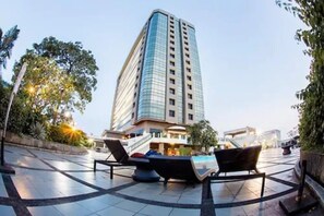 Exterior - Twin Lotus Hotel (Nakhon Si Thammarat)