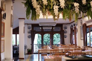 Breakfast and dinner served, Thai cuisine