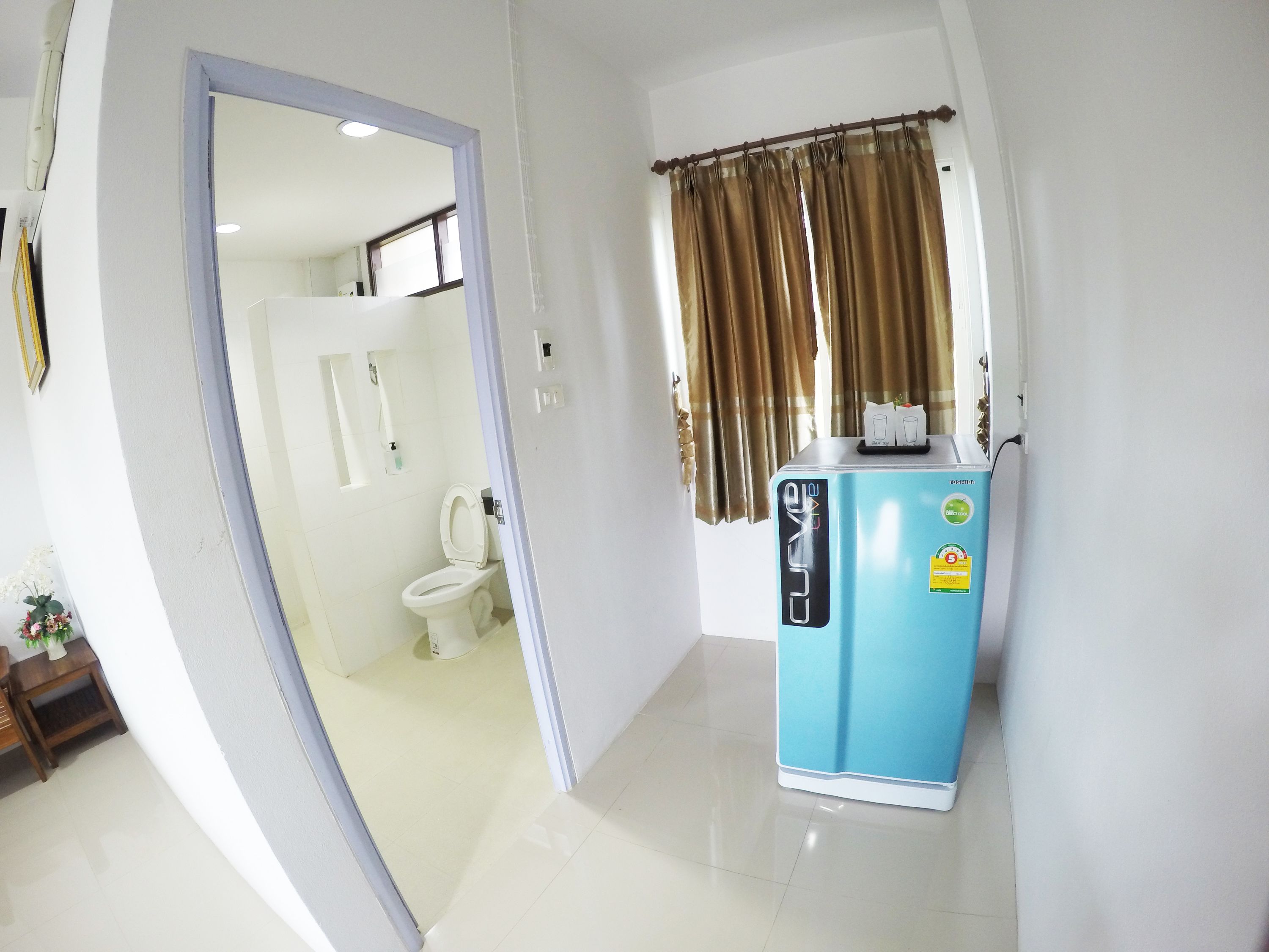 superior twin room | mini fridge