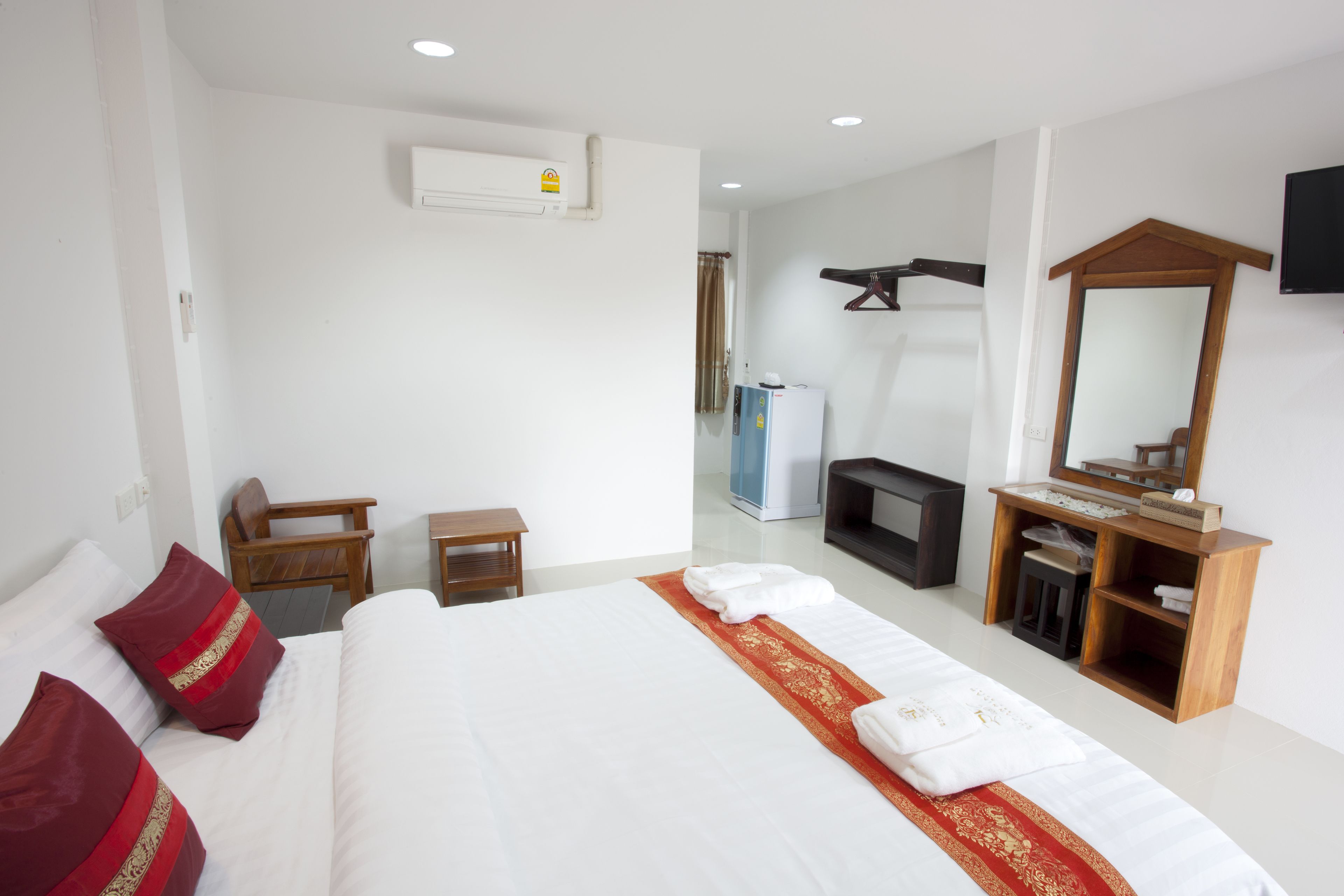 superior double room | desk, blackout curtains, rollaway beds, free wifi