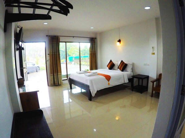 Superior Double Room | Desk, blackout curtains, rollaway beds, free WiFi