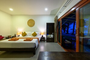Beachfront Bungalow | In-room safe, individually decorated, individually furnished, desk - Wapi Resort Koh Lipe (Koh Lipe)