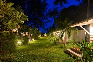 Deluxe Bungalow | Két bảo mật tại phòng, trang trí khác biệt