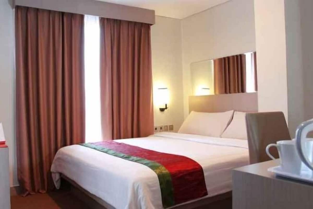 Coffres-forts dans les chambres, bureau, Wi-Fi gratuit