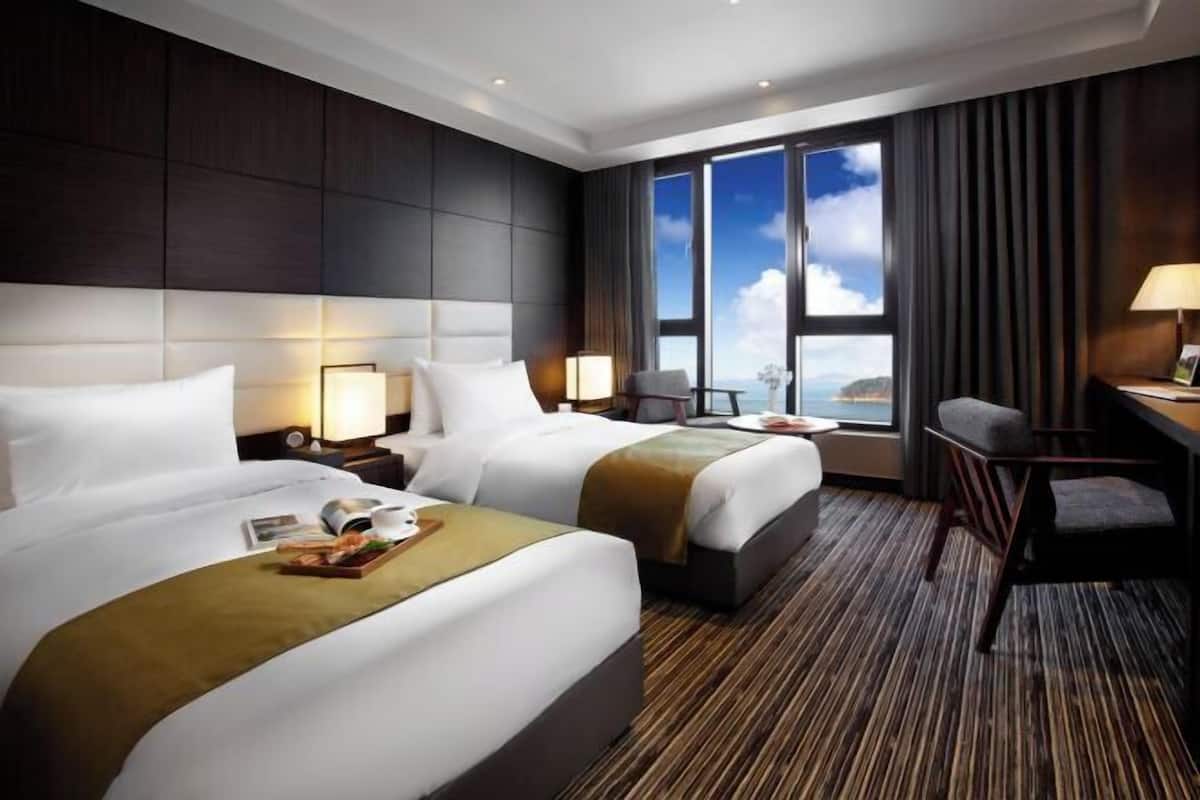 In-room safe, desk, free WiFi, bed sheets